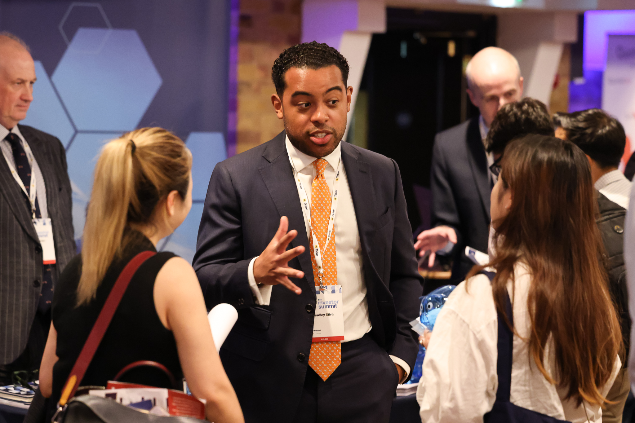 Delegates networking at Investor Summit